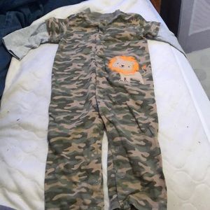Army/lion 6-9 month body suit